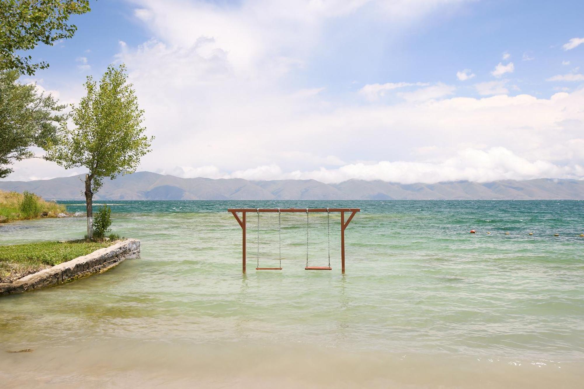 Noy Land Resort Sevan Exterior foto